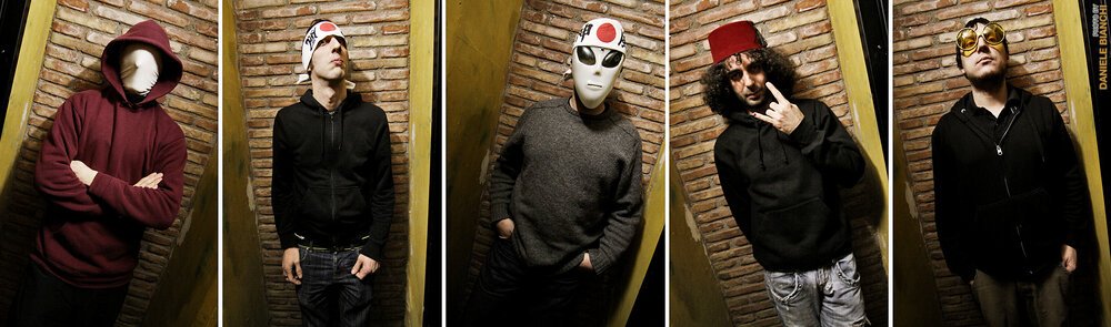 Circolo degli Artisti backstage, 12/2010, by Daniele Bianchi