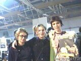 tre donzelle. da sx: la fatina della copertina n.11 di rockit, la fotografa della copertina (giulia mazza) e Laura dei julie's haircut.