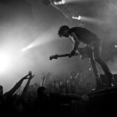 La data zero del nuovo tour degli Zen Circus "Canzoni contro la natura", con gli intermezzi di Lercio a tutto punk e sudore