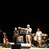 "Benvenuti nel ghetto", lo spettacolo di Stormy Six e Moni Ovadia al Teatro Elfo Puccini di Milano