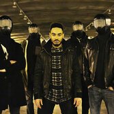 Ai concerti le prime tre file sono solo donne, dopo i barbari che si menano. Una band che punta tutto sul far ballare, sempre e comunque. L'intervista di Marcello Farno.
