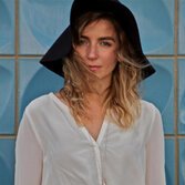 Giulia Villari: ascolta "Coral Red", dalla colonna sonora del film "Io e Lei"
