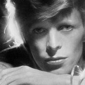 David Bowie/Foto di RCA Records su Wikipedia