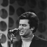 Un triplo cofanetto di Luigi Tenco con le sue canzoni più belle e due rarità