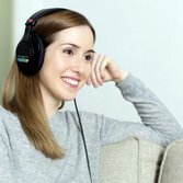 ragazza cuffie musica