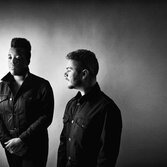 Video première: Technoir - Survive
