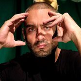 Nicholas Fantini, in arte Egreen. Foto Maurizio Annese, direzione creativa Walter Giordano