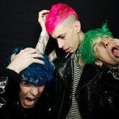 La Sad: l'emo è tornato, ma è più fake che mai