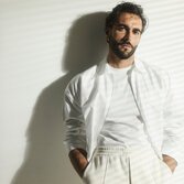 Marco Mengoni in white - foto di Alvaro Beamud Cortes