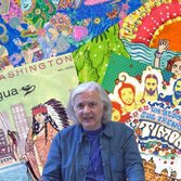 Matteo Guarnaccia con alcune delle sue copertine