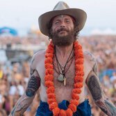 Jovanotti e il pubblico del  Jova Beach Party prima edizione