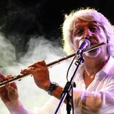 Vittorio De Scalzi, senza orario e senza bandiera