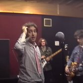 Gli Strokes in uno still del documentario