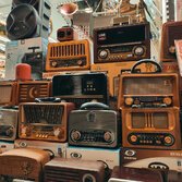 Radio vintage, foto via Pexels
