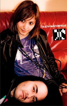 Touchmeandshout8