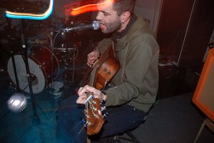 Q live