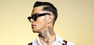 emis-killa-nuovo-video-a-cena-dai-tuoi-j.jpg