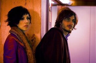 Luca Marinelli e Thony in una scena del film Tutti i santi giorni di Paolo Virzì