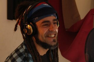 Buju sorride @ Sottopelle Studio ALGHERO gen 2013.jpg