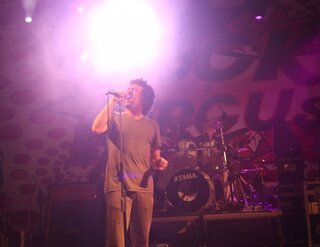 LIVE3.jpg