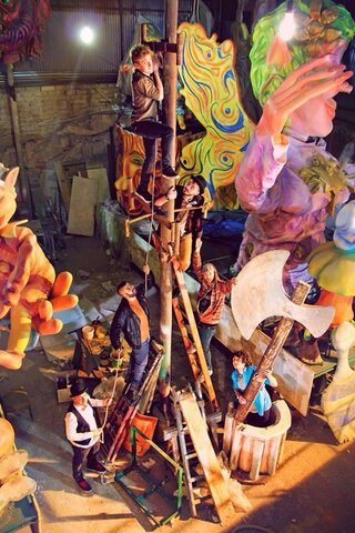 DADa CiRCUS