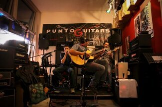 Live@Punto Guitars(PR).jpg