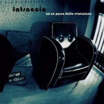 Copertina dell'album Ad un passo dalla rivoluzione, di latraccia