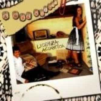 Copertina dell'album Arrangiati, di Licenza Acustica