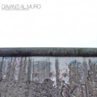 Davanti al muro