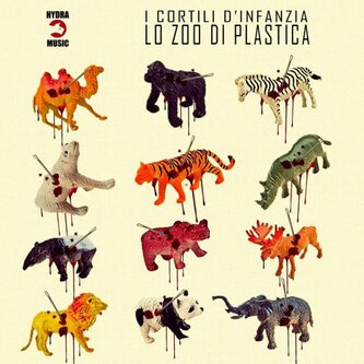 LO ZOO DI PLASTICA