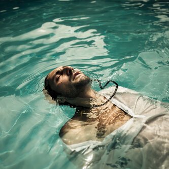 Copertina dell'album Watching the Others, di Jury