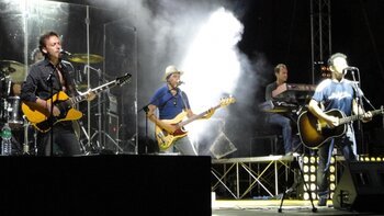 Live3.jpg
