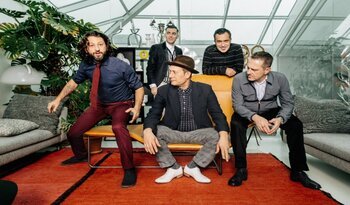 TheBluebeaters_sedia_bassa.jpg
