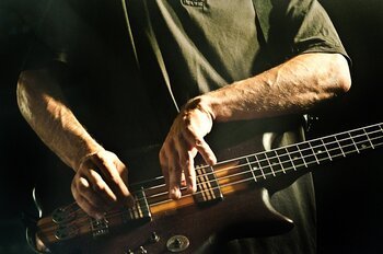 Massimo Pupillo al basso
