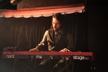 Il tastierista sul palco
