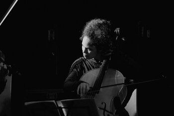 La violoncellista Daniela Savoldi
