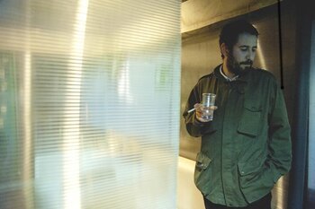 Iosonouncane nel backstage dell'Init, Roma
