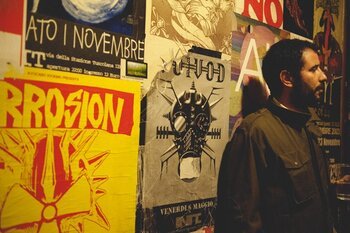 Nel backstage, poco prima di salire sul palco