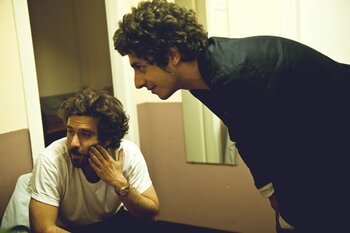 Tommaso e Gabriele dei Thegiornalisti nel backstage