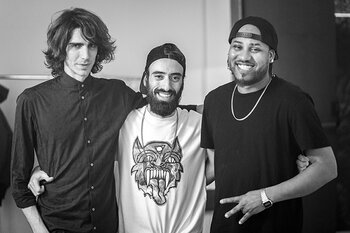 Matteo, Djmb e Capibara nel backstage
