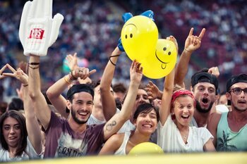 Il pubblico di San Siro, al concerto di Jovanotti