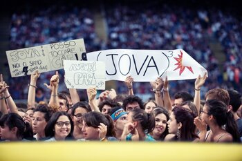 Il pubblico di San Siro, al concerto di Jovanotti