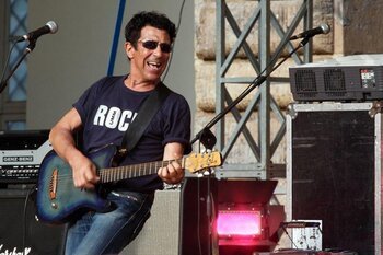 Live11.jpg