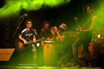 Live19.jpg
