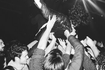 Stage diving
