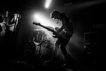 Live 01