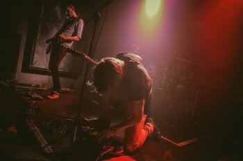 Live 02