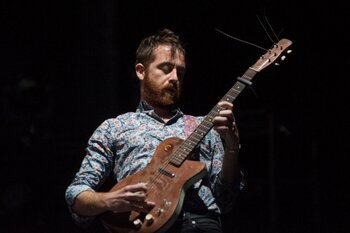 Stefano Pilia (chitarra)