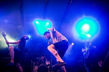 ticdb---live-2.jpg