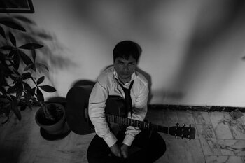 NOIR GUITAR.jpg